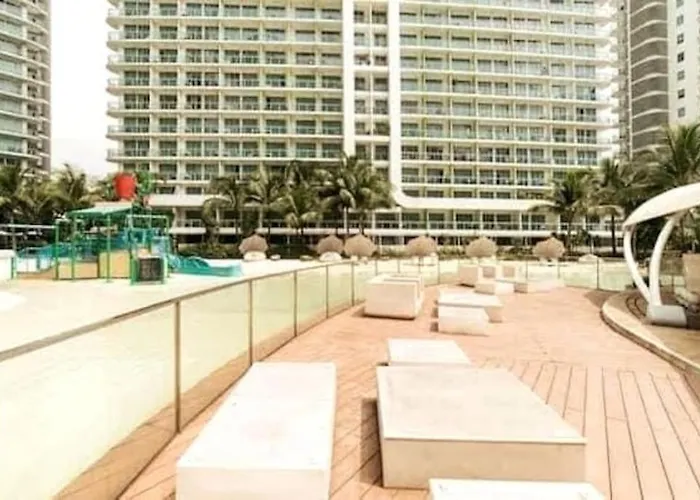 Azure Skyview 1br Netflix Karaoke Ps3 Airport Holiday home *